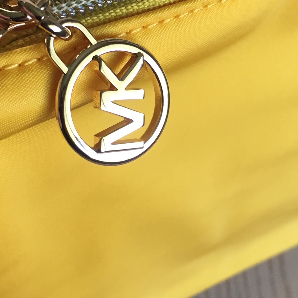 🎉2X HOST PICK 🎉 Michael Kors Citrus Travel Pouch - Picture 6 of 9